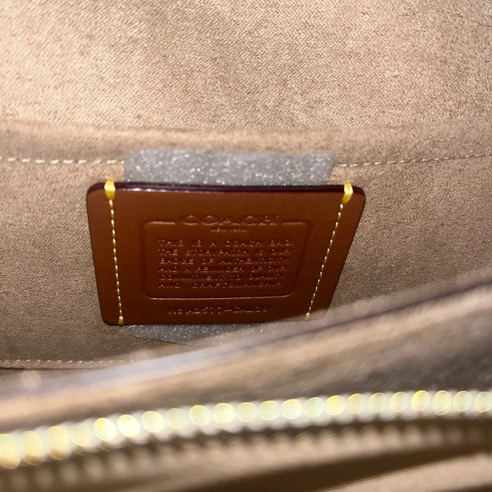 Authentic Coach Cream Floral Crossbody Bag with Gold Chain - Picture 6 of 12